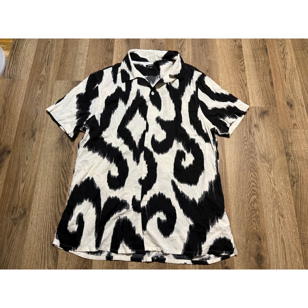 Express Shirts Mens Size M Black White Button Down Short Sleeve Ikat Print